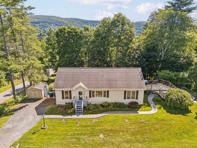 /international/us/104-holt-street-springfield-vt-110108965024/