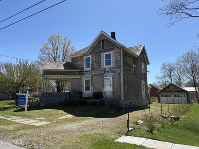 /international/us/4-elm-street-granville-ny-110107537522/