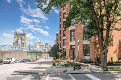 /international/us/100-riverside-place-covington-ky-110101095455/