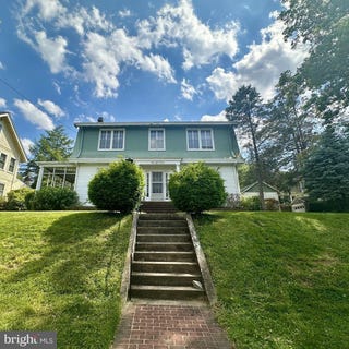 /international/us/3814-kanawha-st-nw-washington-dc-110108238585/