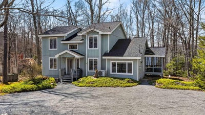 /international/us/273-partridge-drive-pocono-lake-pa-110107437985/