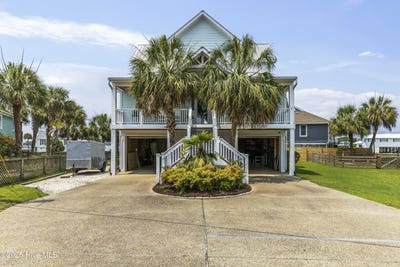 /international/us/209-georgia-avenue-carolina-beach-nc-110099975736/