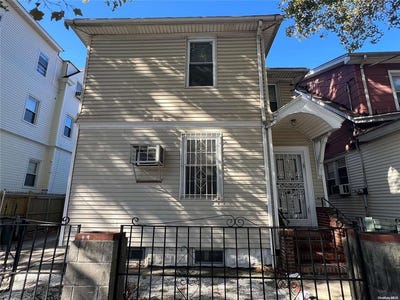 /international/us/40-36-69-st-woodside-ny-110098517409/