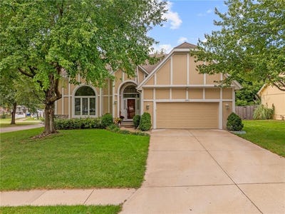 /international/us/6812-haskins-street-shawnee-ks-110119968528/
