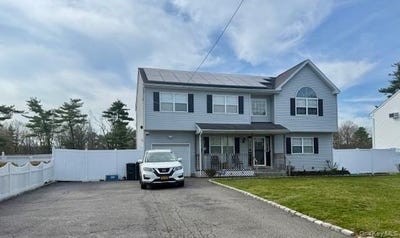 /international/us/130-cedar-drive-bay-shore-ny-110107567525/
