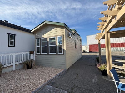 /international/us/4-chandler-ave-calimesa-ca-110106767611/