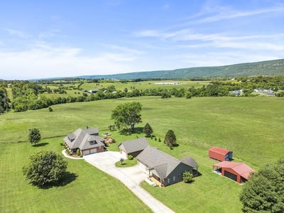 /international/us/2091-wesley-chapel-road-pikeville-tn-110100322710/