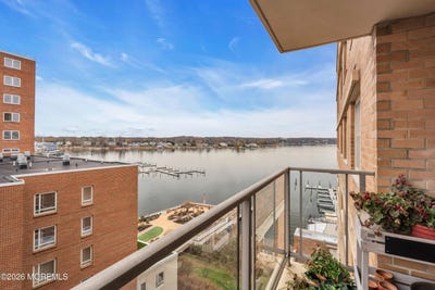 /international/us/28-riverside-avenue-red-bank-nj-110107198412/
