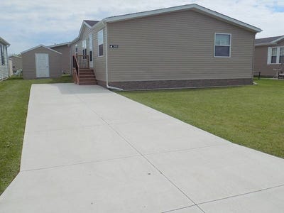 /international/us/3450-summer-st-carleton-mi-110109035304/