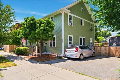 /international/us/221-early-street-providence-ri-110108966855/