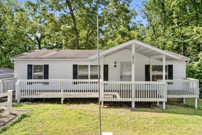 /international/us/3050-bluebird-road-merriam-woods-mo-110101090772/