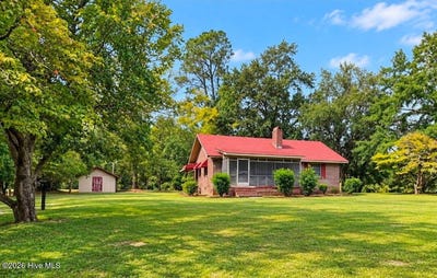 /international/us/20440-wagram-road-laurinburg-nc-110110303439/