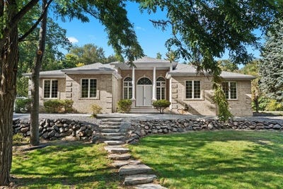/international/us/2950-high-hillcrest-drive-howell-mi-110101092434/