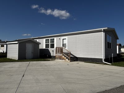 /international/us/59229-cary-lane-new-haven-mi-110110365303/