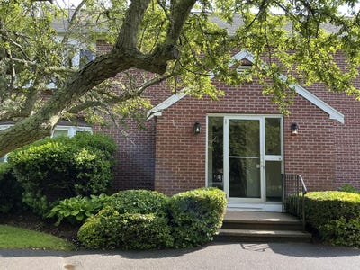 /international/us/775-w-main-street-hyannis-ma-110109040880/