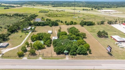 /international/us/14330-s-highway-281-santo-tx-110101910840/