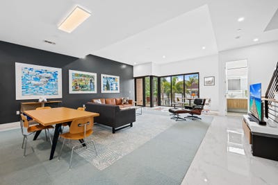 /international/us/818-ne-2nd-street-fort-lauderdale-fl-110108477176/