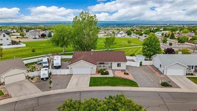 /international/us/2108-mead-lane-montrose-co-110108392285/