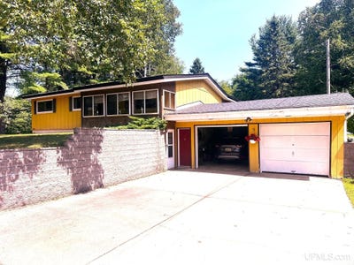 /international/us/230-yelle-road-gwinn-mi-110119633669/