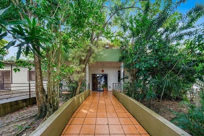 /international/us/690-los-naborias-street-vega-alta-pr-110102884233/