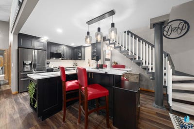 /international/us/4224-s-minnesota-ave-sioux-falls-sd-110105644351/