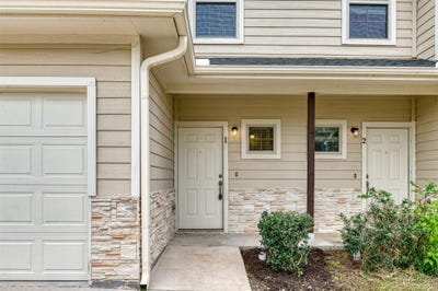 /international/us/805-s-6th-street-bonham-tx-110109060468/