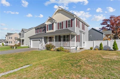 /international/us/132-theresa-marie-avenue-woonsocket-ri-110100806835/