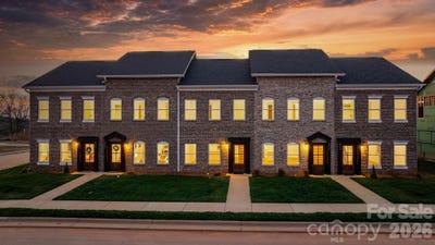 /international/us/2117-24th-street-lane-se-hickory-nc-110106257612/