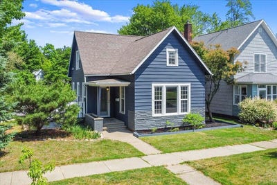 /international/us/905-harrison-avenue-st-joseph-mi-110100351396/?lang=de