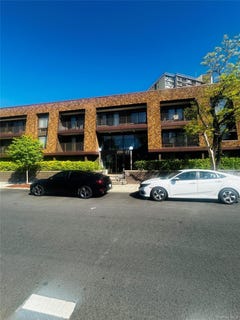/international/us/209-21-26th-avenue-bayside-ny-110108303805/