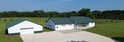 /international/us/8285-n-musson-road-six-lakes-mi-110100428372/
