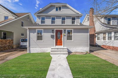 /international/us/20-colonial-road-floral-park-ny-110098026705/