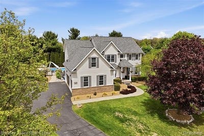 /international/us/8705-clarion-court-green-oak-twp-mi-110108076549/