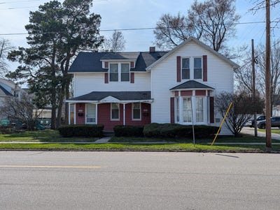 /international/us/208-s-washington-avenue-ludington-mi-110107416705/