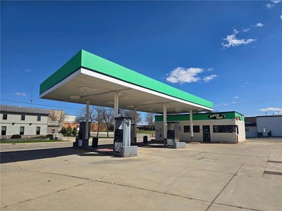 /international/us/901-main-street-w-albert-lea-mn-110107465287/