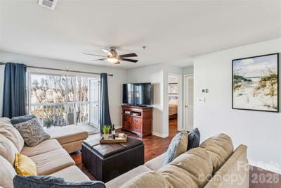 /international/us/3956-town-center-road-harrisburg-nc-110104589733/