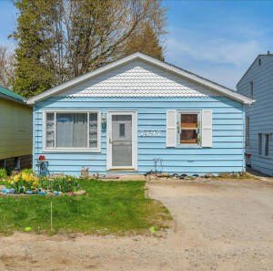 /international/us/7497-huron-bay-boulevard-lexington-mi-110120418685/