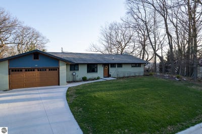 /international/us/122-park-avenue-frankfort-mi-110089270103/