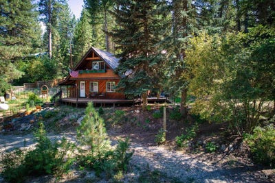 /international/us/26-sky-ridge-dr-garden-valley-id-110100983280/