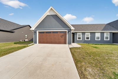 /international/us/340-lilac-lane-stoughton-wi-110106958938/