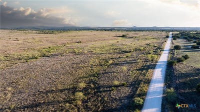 /international/us/county-road-2315-lampasas-tx-110120484128/