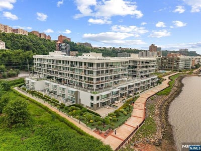 /international/us/3-somerset-lane-edgewater-nj-110110277040/