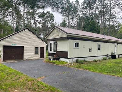 /international/us/15306-county-road-w-crivitz-wi-110100975159/
