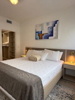 /international/us/225-n-miami-avenue-miami-fl-110106946466/