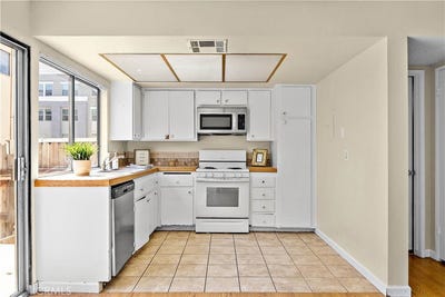 /international/us/1386-3rd-street-duarte-ca-110101420880/