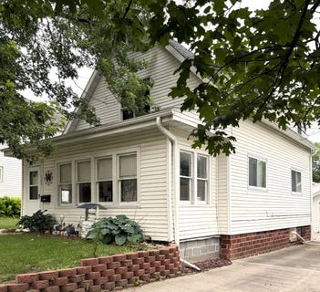 /international/us/408-n-sycamore-st-creston-ia-110108503804/