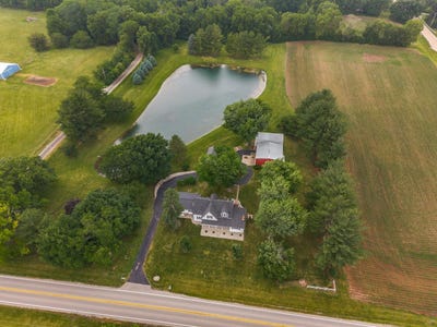 /international/us/9834-n-1600-e-road-bloomington-il-110108660930/