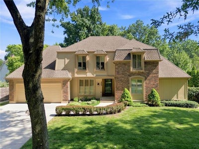 /international/us/4965-somerset-drive-prairie-village-ks-110120607984/