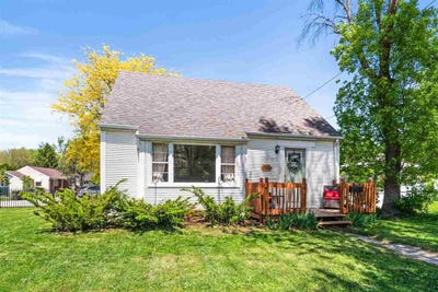 /international/us/1926-e-court-st-iowacity-ia-110107964353/
