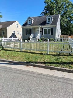 /international/us/1425-moore-street-south-boston-va-110107751090/